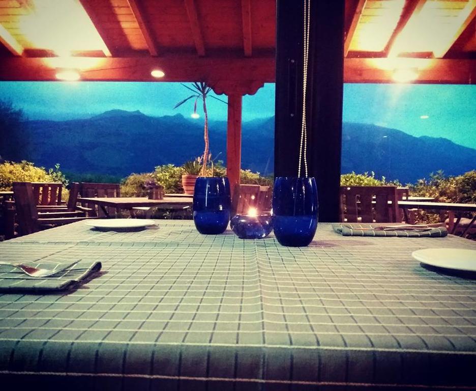 Aire De Ruesga Hotel Buitenkant foto